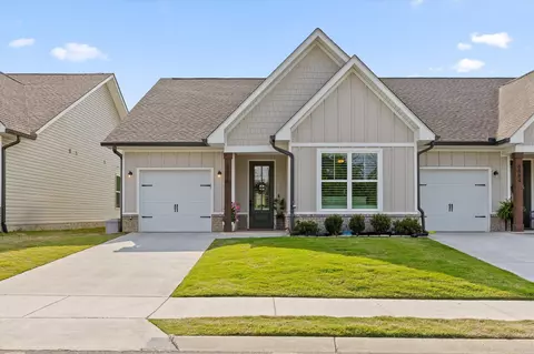 8876 James Creek Dr, Ooltewah, TN 37363