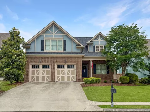 9041 Silver Maple Dr, Ooltewah, TN 37363
