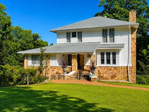 301 Mcfarland Rd, Lookout Mountain, GA 30750