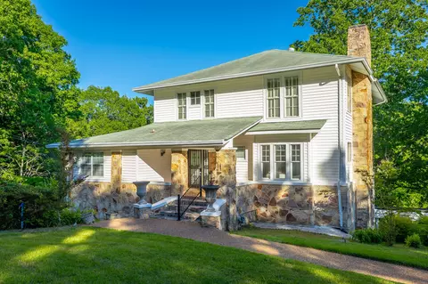 301 Mcfarland Rd, Lookout Mountain, GA 30750