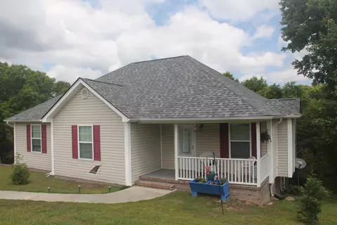 1055 Trojan Run Dr, Soddy Daisy, TN 37379