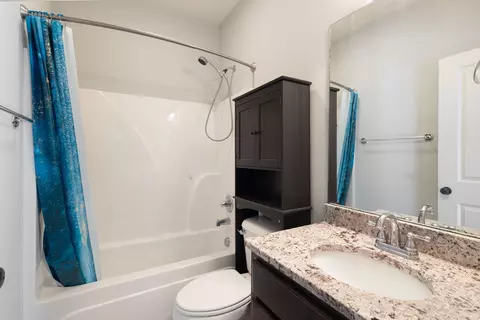 Bath - 6854 Robin Dr, Chattanooga, TN 37421 photo 3 of 3
