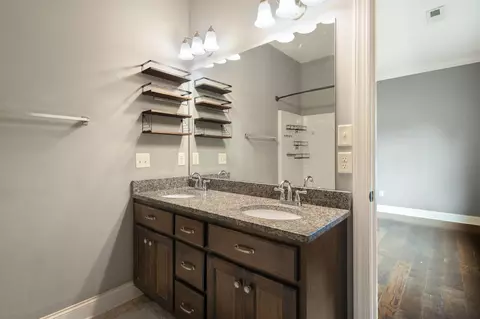 Bath - 6854 Robin Dr, Chattanooga, TN 37421 photo 2 of 3