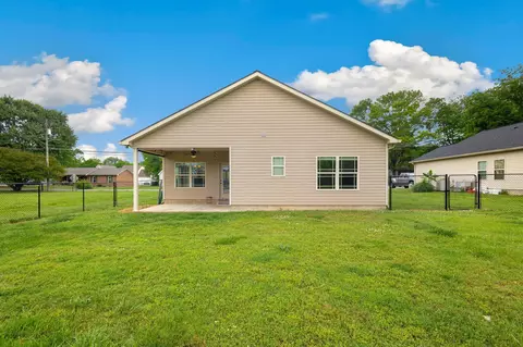 Exterior - 6854 Robin Dr, Chattanooga, TN 37421 photo 6 of 14