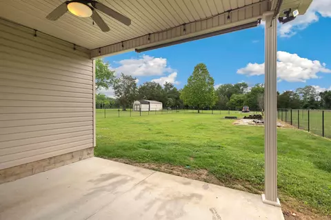 Exterior - 6854 Robin Dr, Chattanooga, TN 37421 photo 5 of 14