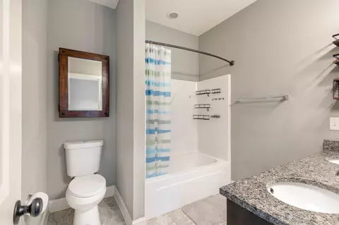 Bath - 6854 Robin Dr, Chattanooga, TN 37421 photo 1 of 3