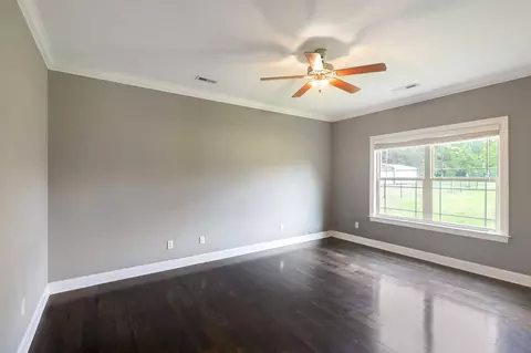 Living - 6854 Robin Dr, Chattanooga, TN 37421 photo 2 of 4