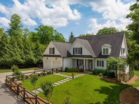114 Lyerly St, Lookout Mountain, TN 37350