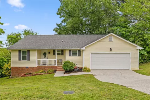 1712 E Rebel Rd, Rossville, GA 30741