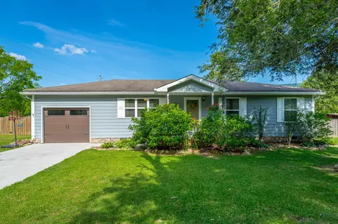 61 Cedar Ln, Trenton, GA 30752