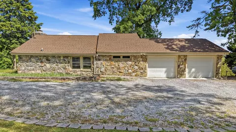 12024 Laurbrow Rd, Soddy Daisy, TN 37379