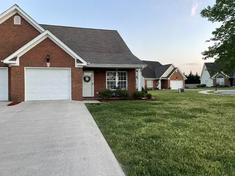 215 Briarstone Dr, Rossville, GA 30741