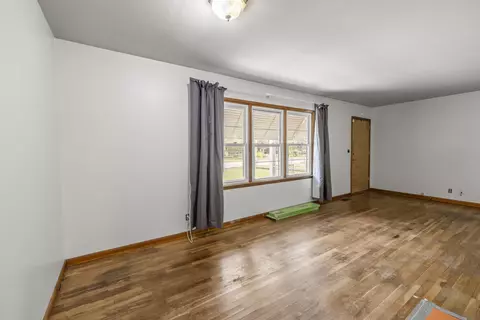 Living - 3 Walker Ave, Fort Oglethorpe, GA 30742 photo 1 of 9