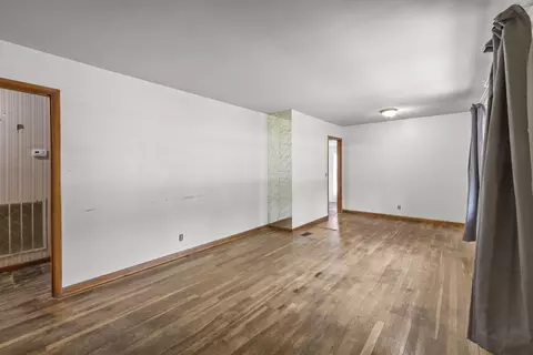 Living - 3 Walker Ave, Fort Oglethorpe, GA 30742 photo 2 of 9