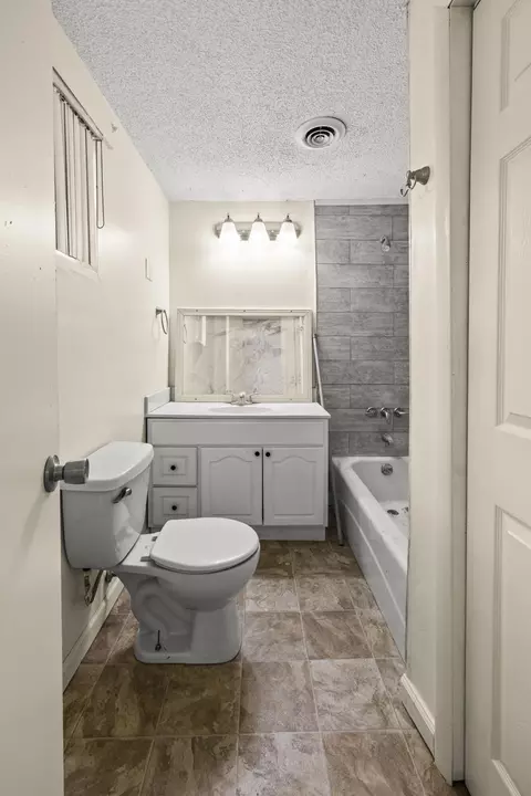 Bath - 3 Walker Ave, Fort Oglethorpe, GA 30742 photo 3 of 5