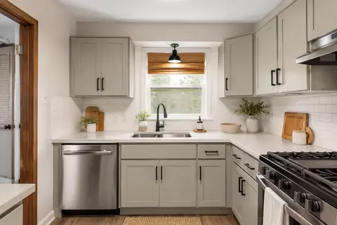 Kitchen - 3 Walker Ave, Fort Oglethorpe, GA 30742 photo 5 of 5