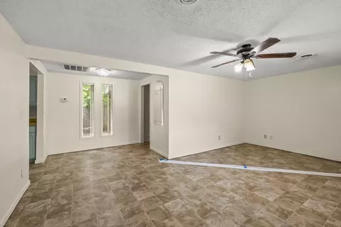 Living - 3 Walker Ave, Fort Oglethorpe, GA 30742 photo 5 of 9