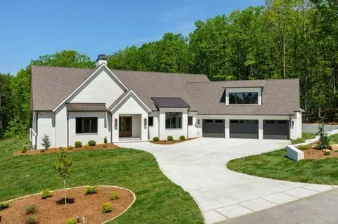 8437 Big Sky Ln #SIGNAL, Signal Mountain, TN 37377