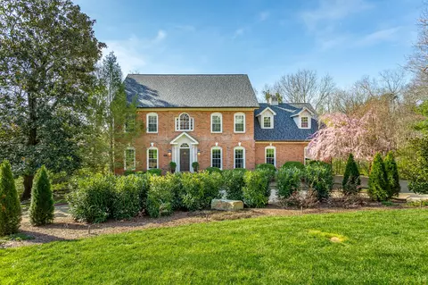 306 Fairy Trl, Lookout Mountain, TN 37350