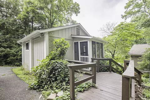 307 W Crest Rd, Rossville, GA 30741