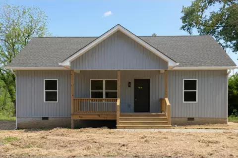 727 Walker Ave, Rossville, GA 30741