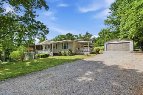 1000 Hill Crest Rd, Hixson, TN 37343