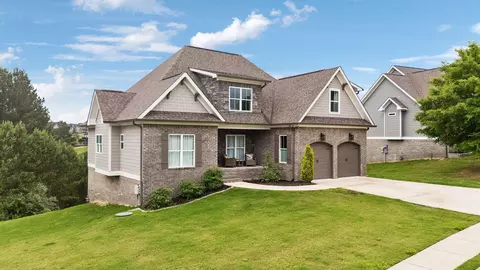 13274 Blakeslee Dr, Soddy Daisy, TN 37379