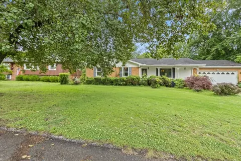 7320 Brookside Dr, Chattanooga, TN 37421