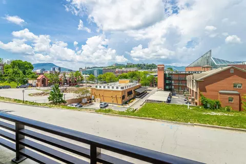 129 Walnut St #132, Chattanooga, TN 37403