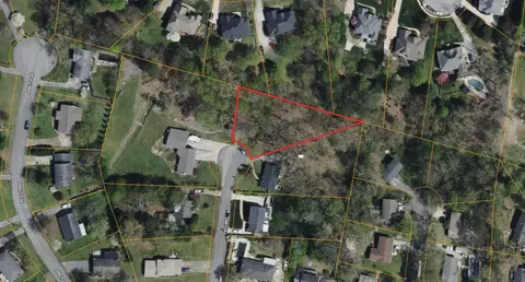 8708 Lindy Ln, Hixson, TN 37343