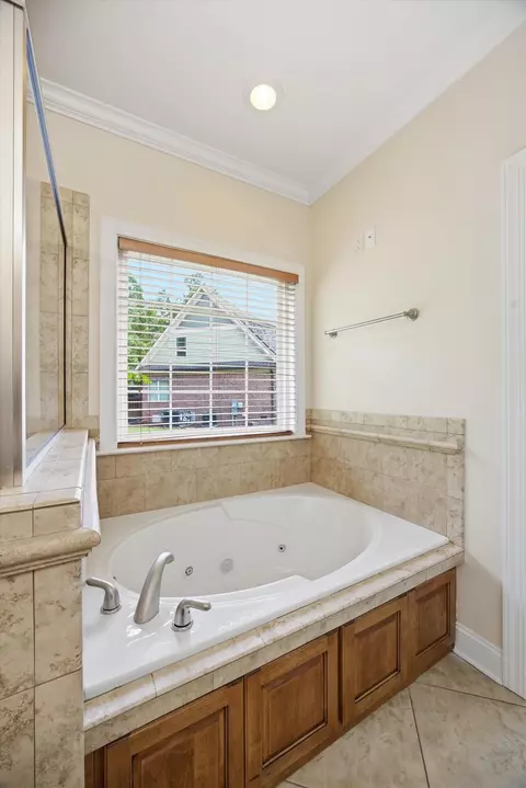 Bath - 8561 Keystone Cir, Chattanooga, TN 37421 photo 2 of 6