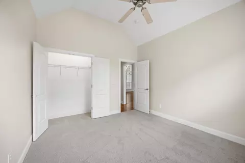 Bedroom - 8561 Keystone Cir, Chattanooga, TN 37421 photo 4 of 5