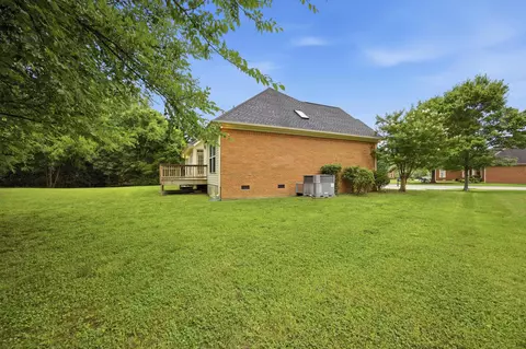 Exterior - 8561 Keystone Cir, Chattanooga, TN 37421 photo 4 of 8
