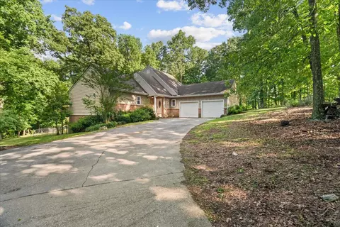 4700 Loftwood Dr, Cohutta, GA 30710
