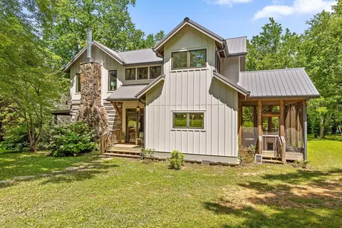 4272 Peppers Ln, Signal Mountain, TN 37377