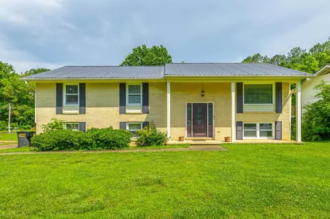 6942 Love Ln, Hixson, TN 37343