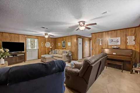Living - 157 Pine St, Ringgold, GA 30736 photo 2 of 2
