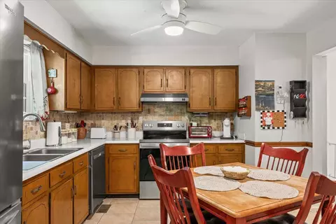 Kitchen - 157 Pine St, Ringgold, GA 30736 photo 1 of 1