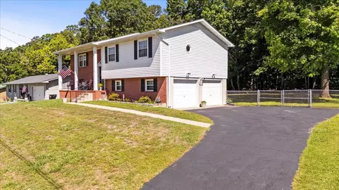 Exterior - 157 Pine St, Ringgold, GA 30736 photo 3 of 9