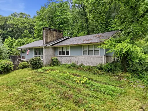 700 Contour Ave, South Pittsburg, TN 37380