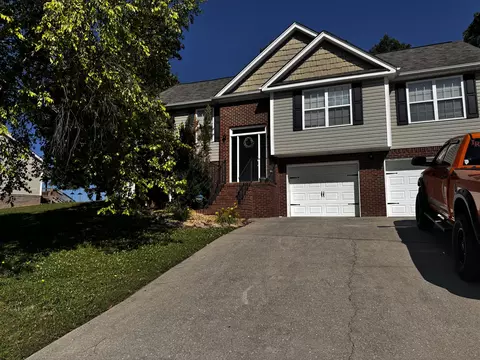 93 Fieldstone Dr, Ringgold, GA 30736