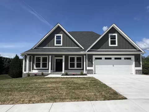 135 Hidden Hills Dr, Chickamauga, GA 30707