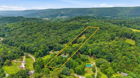 10675 Lovell Rd, Soddy Daisy, TN 37379