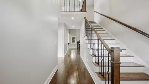 Entry Way - 1882 Crabtree Rd, Hixson, TN 37343 photo 4 of 5