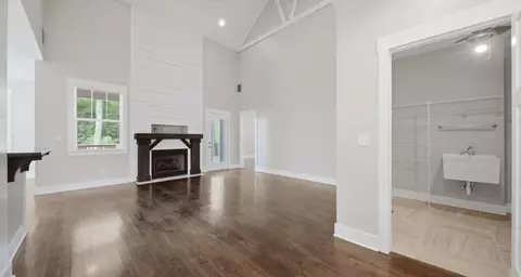 Living - 1882 Crabtree Rd, Hixson, TN 37343 photo 1 of 3