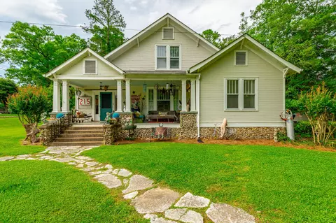 215 Gordon St, Chickamauga, GA 30707