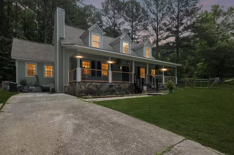 191 Hill St, Trion, GA 30753