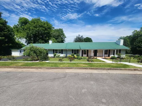 1312 Park St, Sweetwater, TN 37874