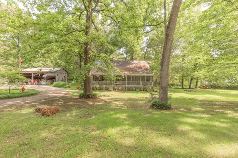 Exterior - 9527 E Brainerd Rd, Chattanooga, TN 37421 photo 12 of 17