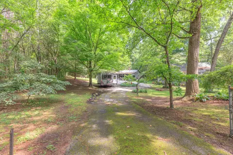 Exterior - 9527 E Brainerd Rd, Chattanooga, TN 37421 photo 3 of 17